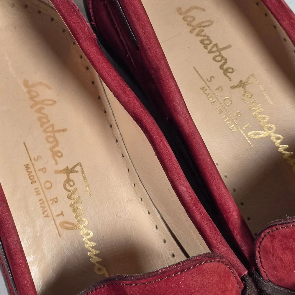 SALVATORE FERRAGAMO Womens 8AA Narrow Burgundy Suede Whipstitch Moccasin Loafers